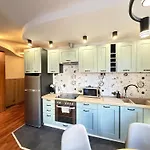 Superior Wlodarzewska, 2 Rooms, 1 Bedroom, Parking! 24h Reception! Air Condition! * Varsó