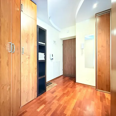 Superior Wlodarzewska, 2 Rooms, 1 Bedroom, Parking! 24h Reception! Apartamento Varsovia