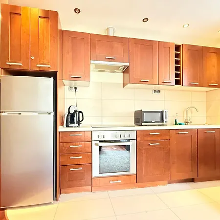 아파트 Superior Wlodarzewska, 2 Rooms, 1 Bedroom, Parking! 24h Reception! Air Condition! *