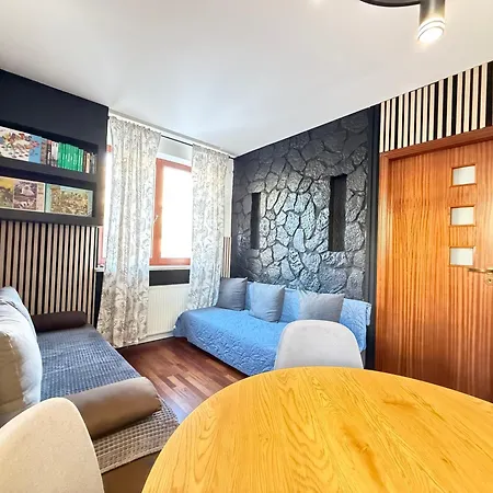 Superior Wlodarzewska, 2 Rooms, 1 Bedroom, Parking! 24h Reception! Air Condition! 아파트 바르샤바