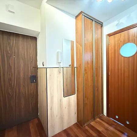 아파트 Superior Wlodarzewska, 2 Rooms, 1 Bedroom, Parking! 24h Reception! Air Condition!