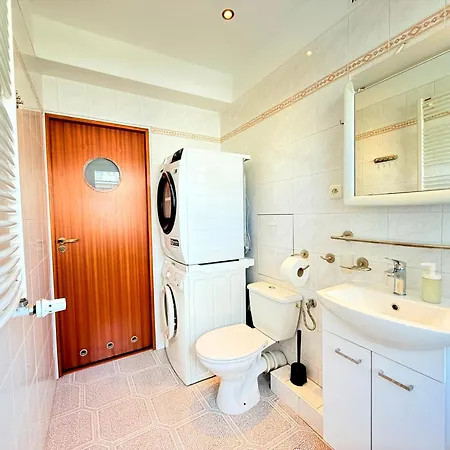 דירה Superior Wlodarzewska, 2 Rooms, 1 Bedroom, Parking! 24h Reception! Air Condition!