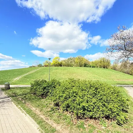 Superior Wlodarzewska, 2 Rooms, 1 Bedroom, Parking! 24h Reception! Air Condition! דירה *