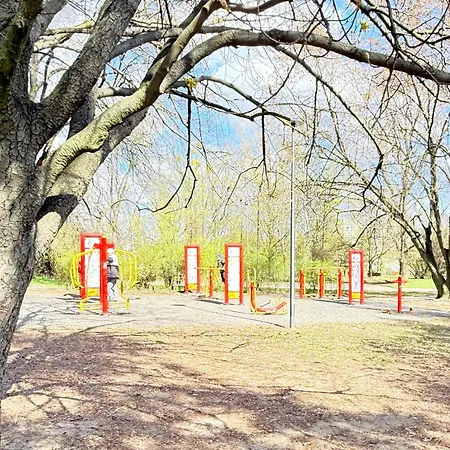 Superior Wlodarzewska, 2 Rooms, 1 Bedroom, Parking! 24h Reception! Air Condition! דירה