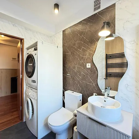 דירה Superior Wlodarzewska, 2 Rooms, 1 Bedroom, Parking! 24h Reception! Air Condition!